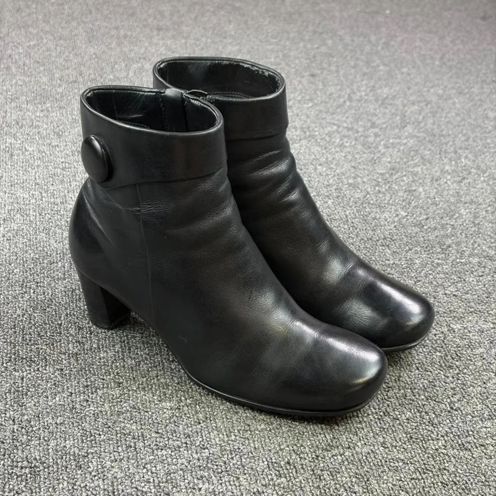 Women's Ecco‎ Black Leather Side Zip Short Campus Heel Boots Women's size 38